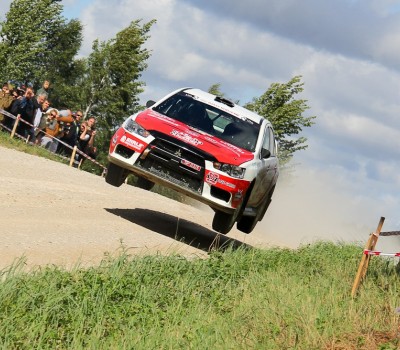 Rallija ''Kurzeme'' pirmajā dienā aizraujoša cīņa par uzvaru starp Vorobjovu un Rovanperu
