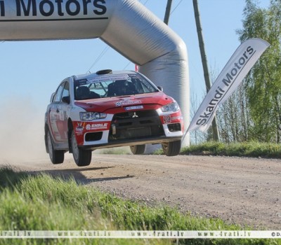 Rallijā ''Kurzeme'' dramatiskā duelī Vorobjovs pārspēj Rovanperu