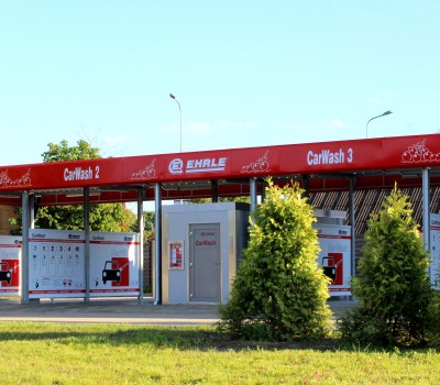 Mazgā pats savu auto  ''EHRLE'' pašapkalpošanās automazgātavā Jēkabpilī, Zemgales ielā 4